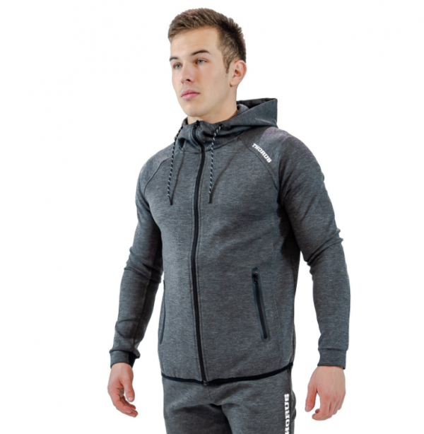 Hoodie dengan Ciri-Ciri Teknologi Sporty